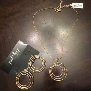 Necklace and earring set